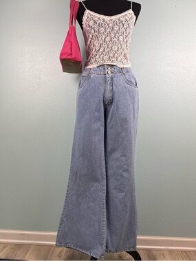 90s Vintage Rio Light Wash High Rise Super Flare Leg Jeans Women’s Size 26”